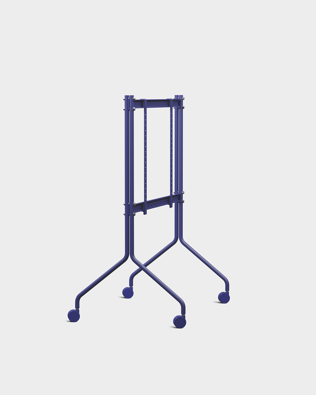 Soporte Moon in Ultra Marine con ruedas y TV montada, vista de tres cuartos en fondo de estudio gris claro