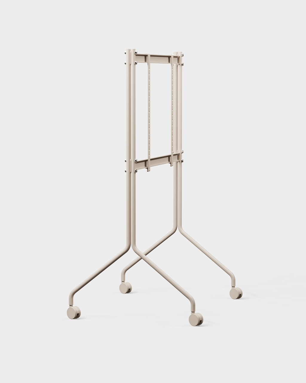Soporte Moon Tall en Oat en vista angular de estudio, con un televisor plano grande sobre patas finas con ruedas